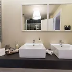 Luxuryenne 4* كالياري